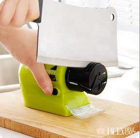 Amolador Elétrico à Pilha para Facas, Tesouras e Alicates - Bela Delicatta